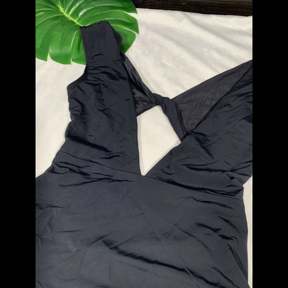 NEW $260 Beth Richards Twist One-Piece Swimsuit in Black [SZ Large‎ ] - Picture 12 of 12